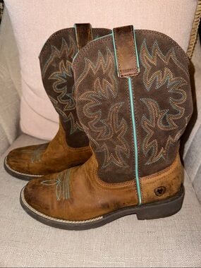 Ariat Delilah Round Toe Western Boots - Size 7B